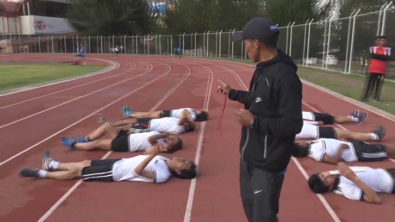 ATLETISMO : CARRERA DE POSTAS
