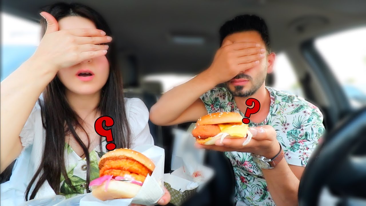 طلبنا أكلنا ونحنا مغمضين عيوننا🙈 تحدي جديد | طلعلها برجر....... 😂max burger عصام ونور