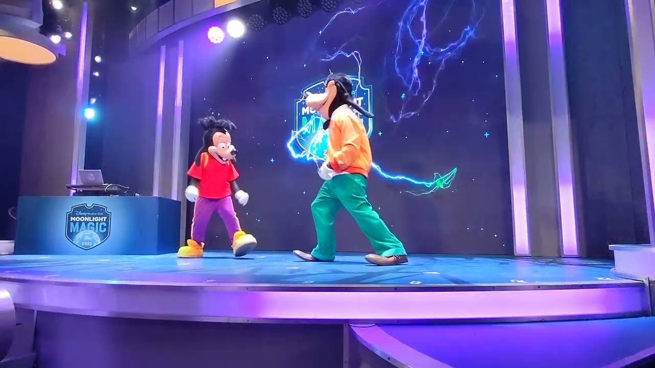 Goofy and Max - I 2 I - Disney Vacation Club - Moonlight Magic Event - Hollywood Studios - 7/14/2022
