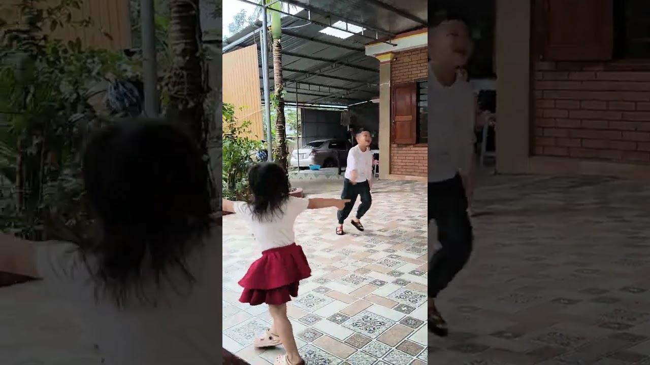 Các cháu cùng vui chơi 