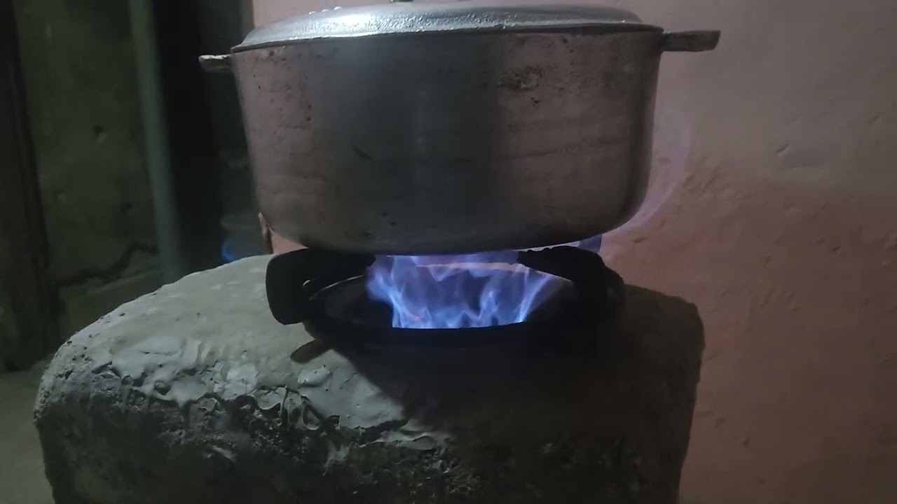 Efficient biomass stove