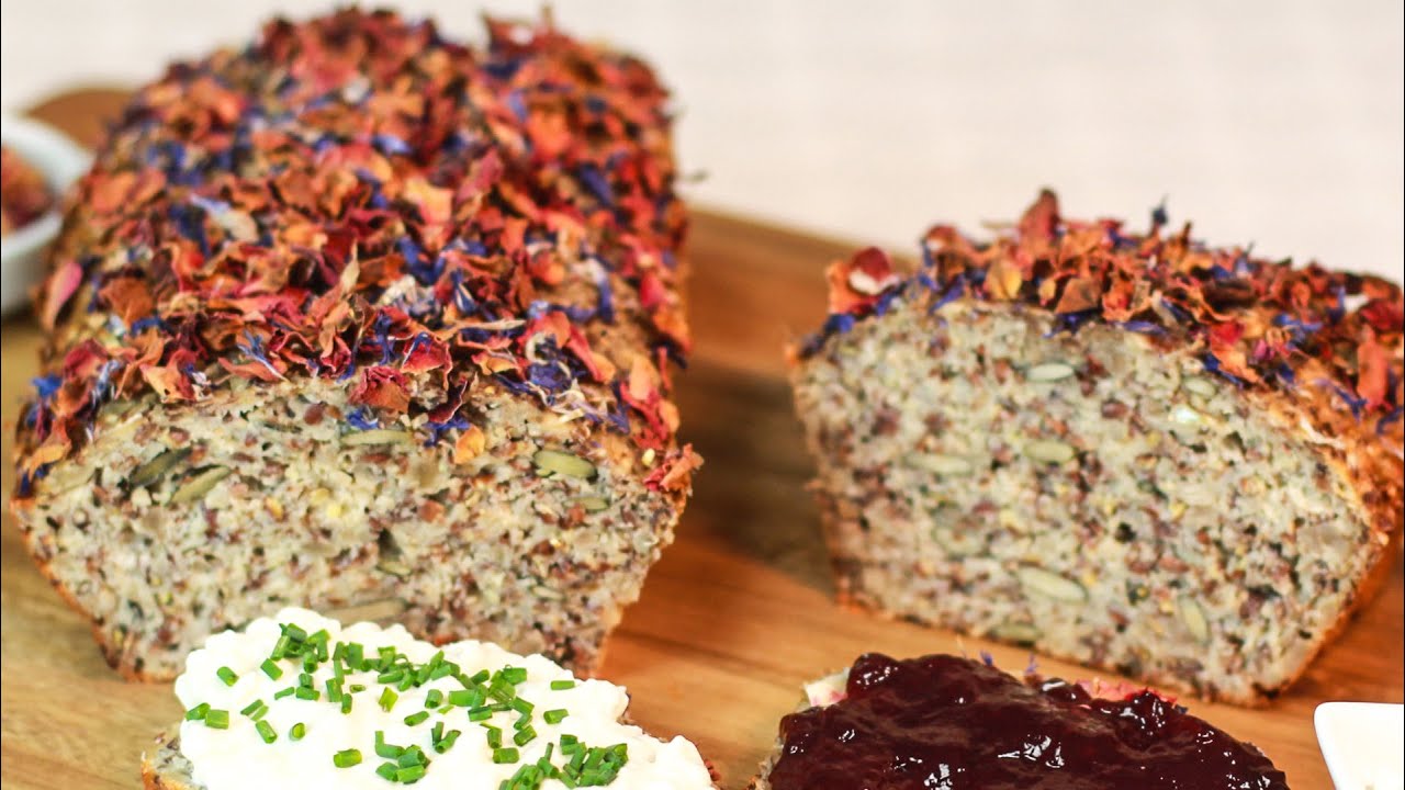 EIWEI&szlig;BROT mit Wildbl&uuml;ten - kernig, sch&ouml;n und partytauglich
