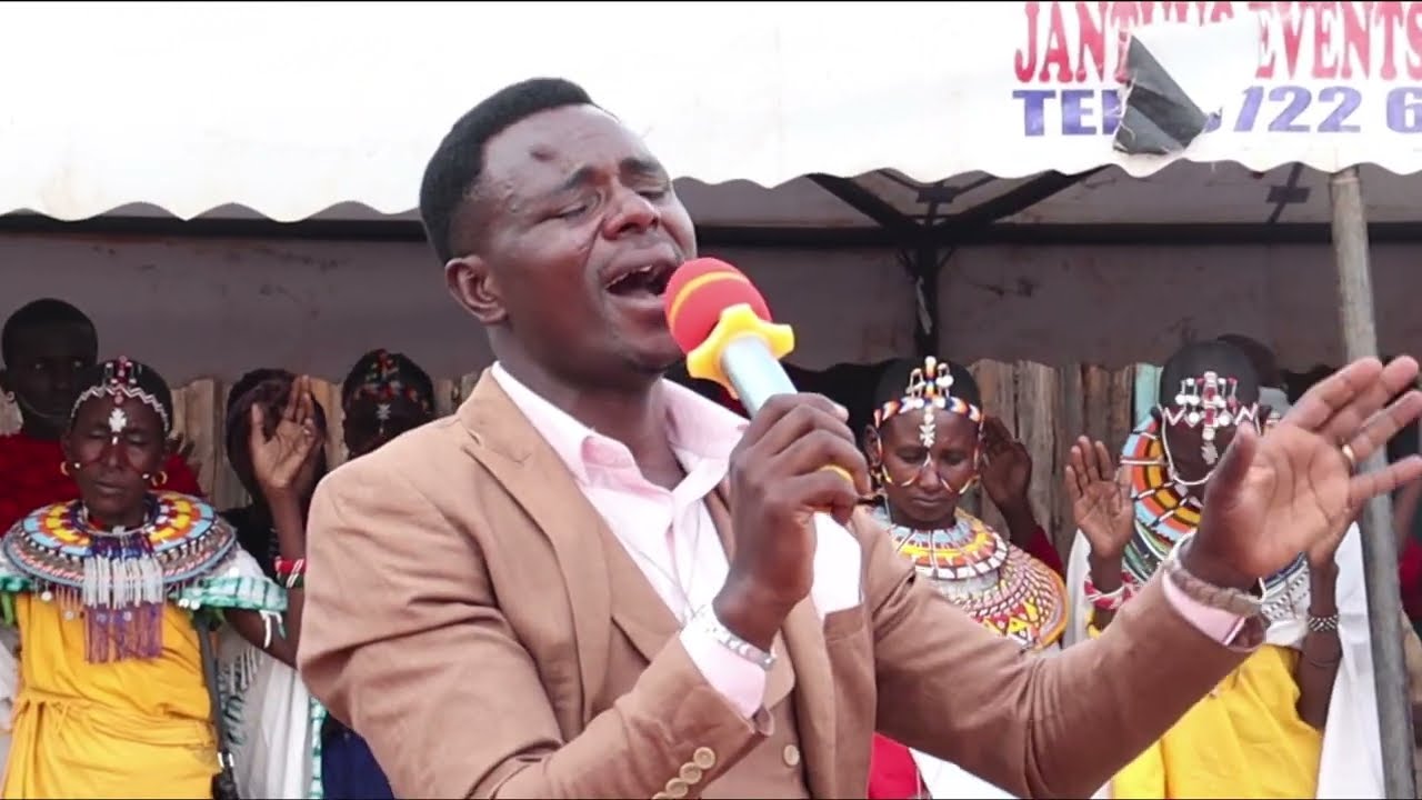 Tazama Jinsi Timothy Opoti alivyo imba na kufanya watu walie machozi