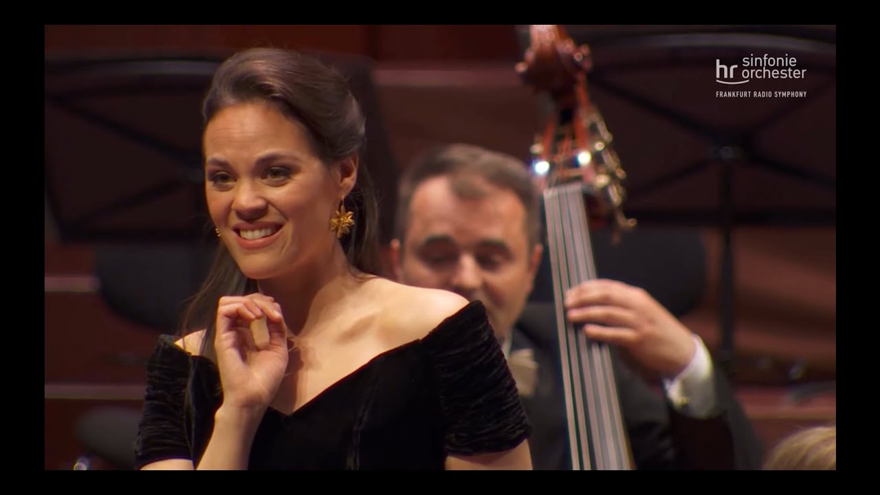 Regula Mühlemann: Giunse alfin il momento...Deh vieni non tardar (Susanna) Le nozze di Figaro/Mozart