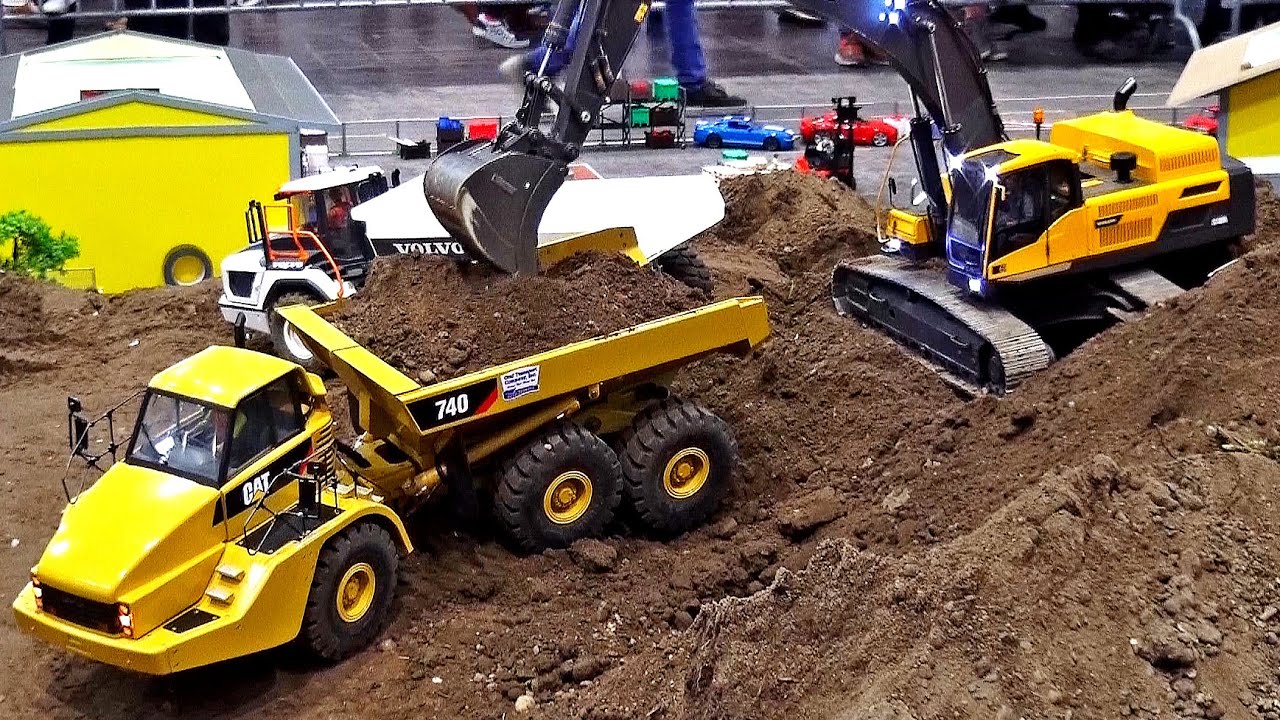 XXL Road Construction Site with many RC Trucks Excavators Caterpillar Dump Trucks Roller Dozer