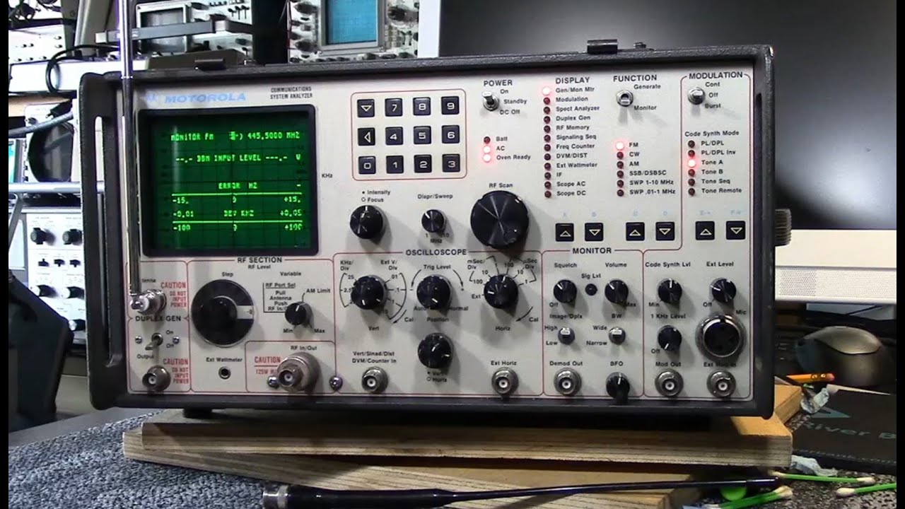 Motorola R-2001D  RF Analyzer