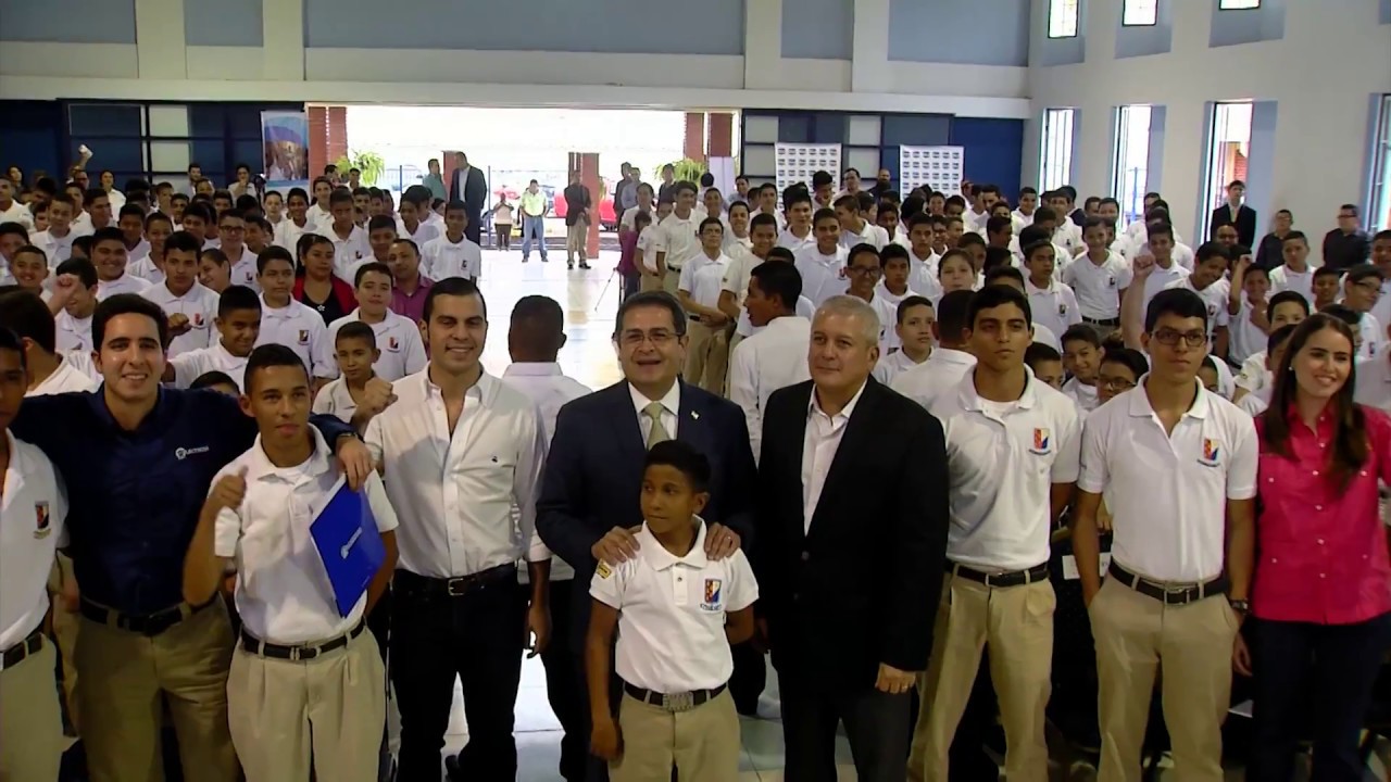 VTR 100 jóvenes del Instituto Taular gozarán de Becas 20/20