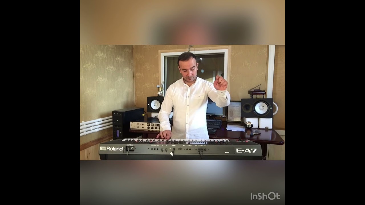 Roland E-A7 popuri retro qo’shiqlardan lavha .murojaat uchun 933850064