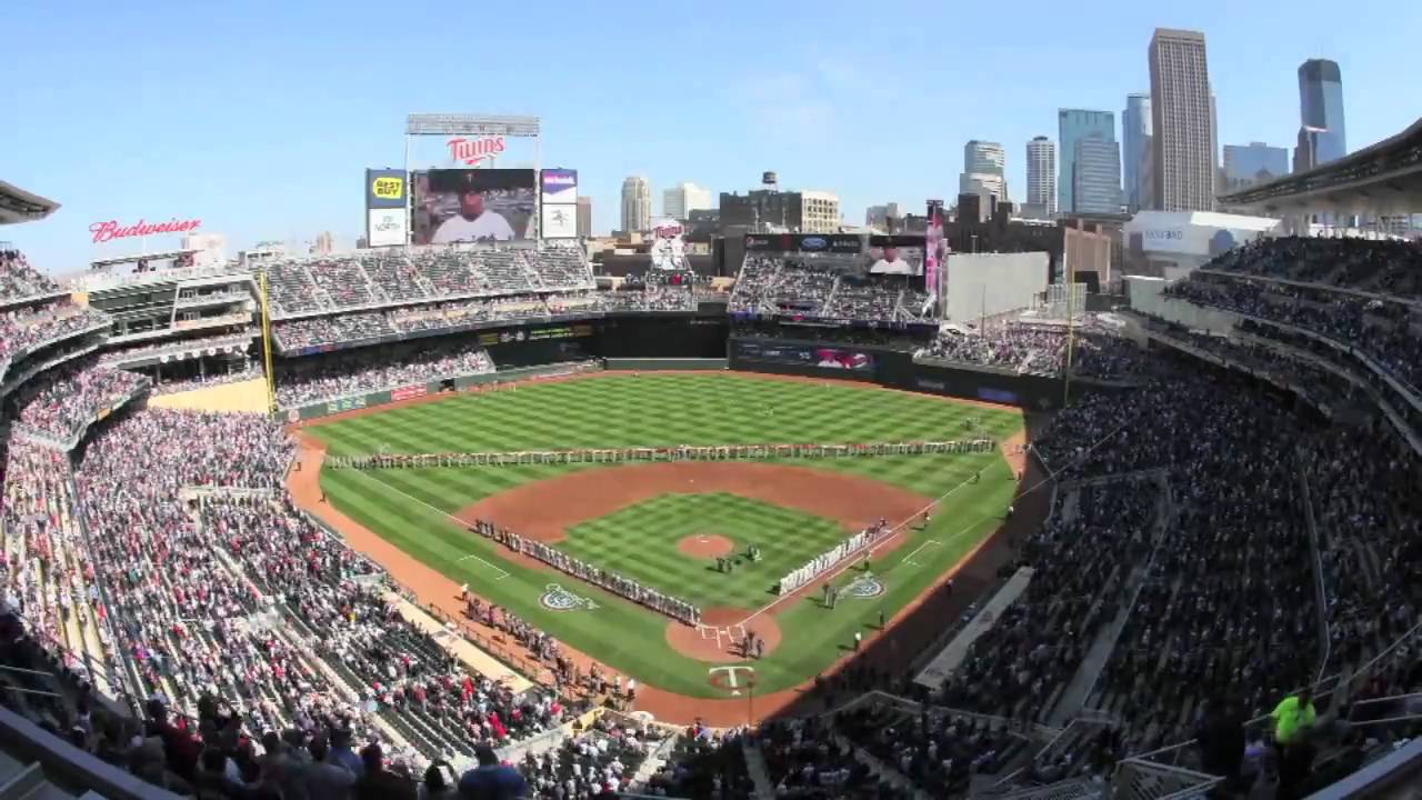 2011 Minnesota Twins Opening Day Time Lapse