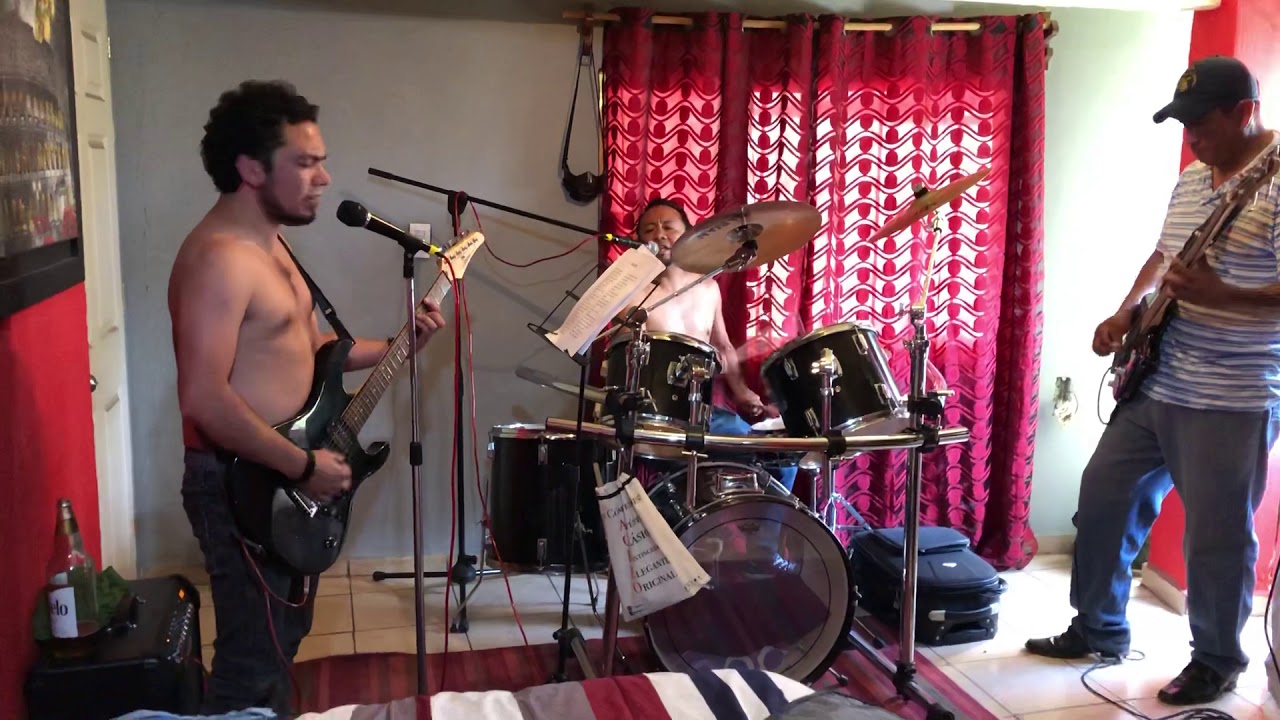 Parakultural - En la Luna - Eskorbuto