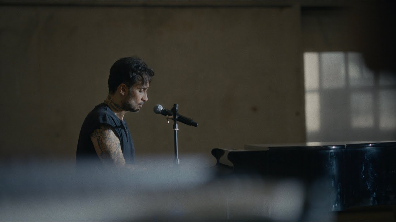 Fabrizio Moro - Scatole (Official Video)