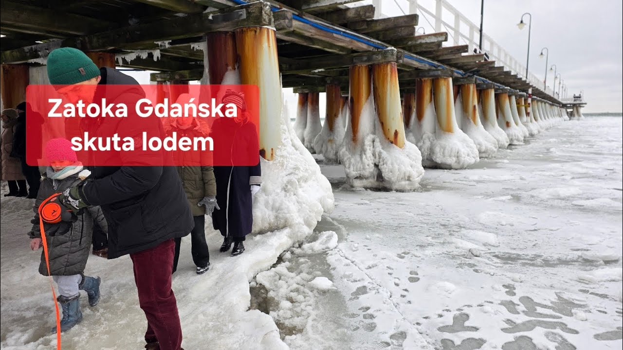 Od molo Gdynia Orłowo do molo Sopot piechotą po morzu po lodzie