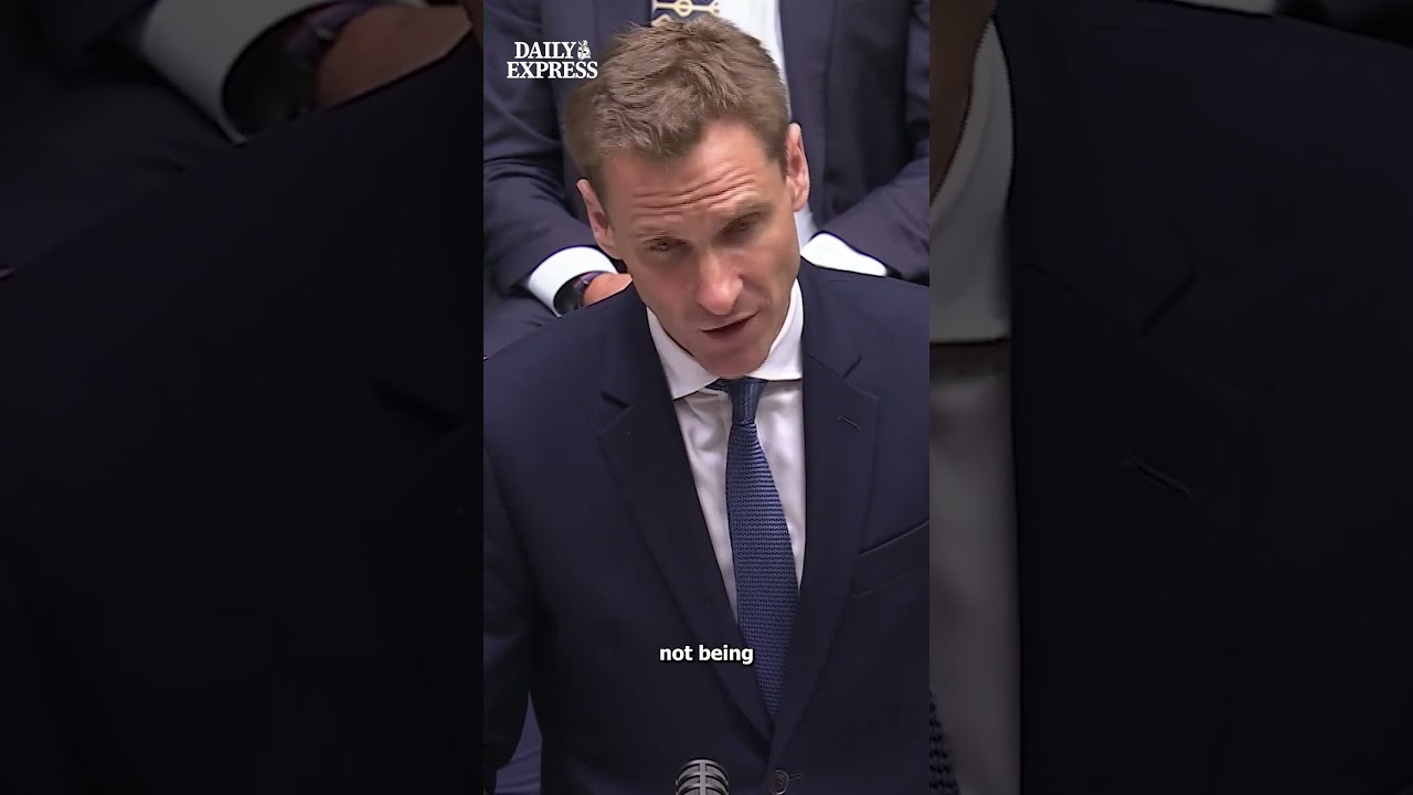 Tory MP Chris Philp clashes with Home Secretary Shabana Mahmood over police anti-racism commitment 🔵