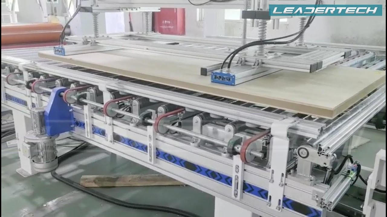 Automatic flush door production line with PUR laminating, 4-side sawing and edge banding