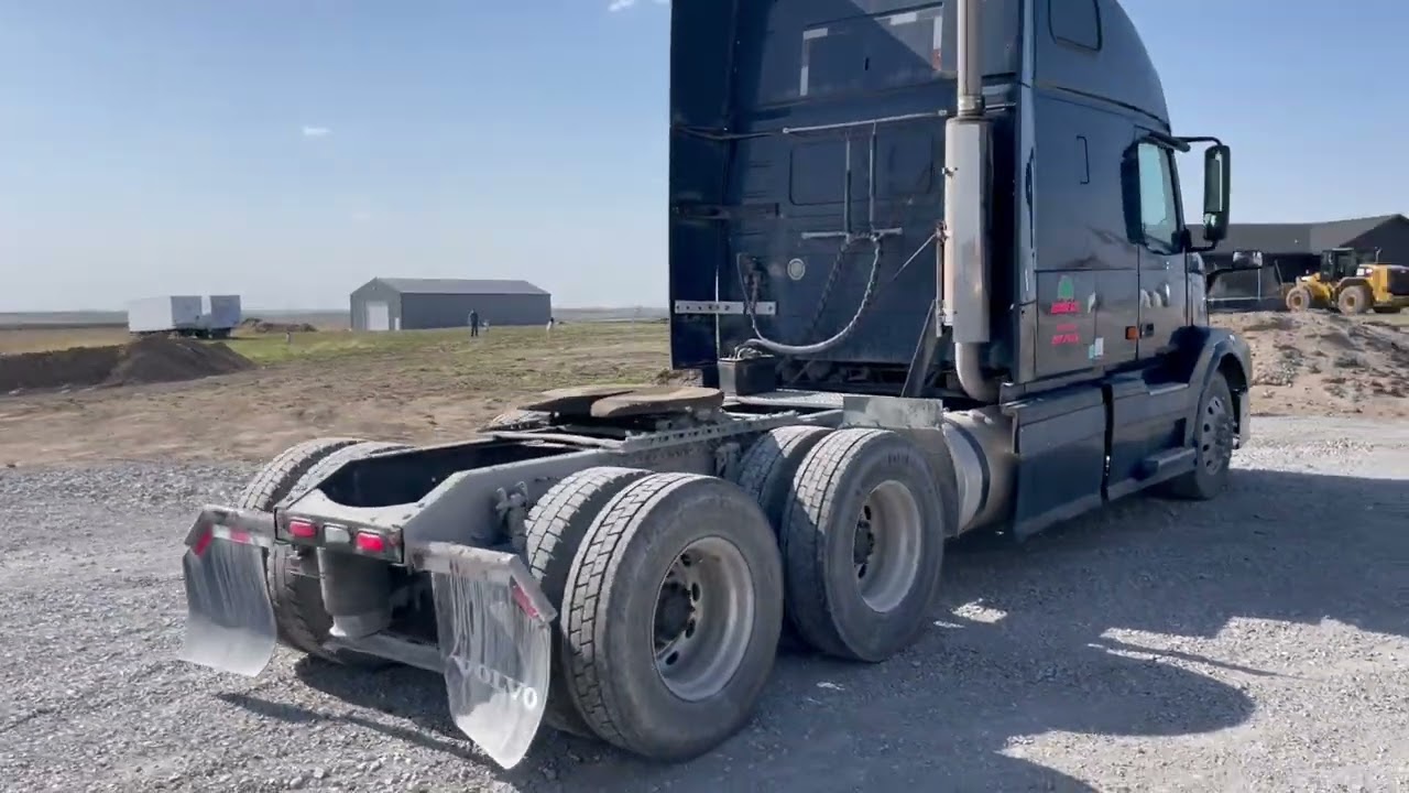 2006 Volvo VNL DF Truck
