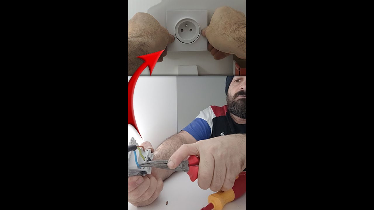 Pose prise Micro Onde dans la niche de la cuisine aménagée