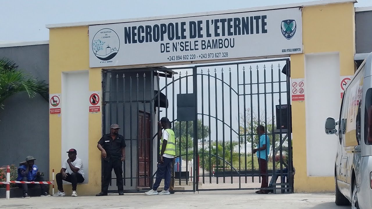 EN DIRECT CIMETIÈRE DE MAMAN ALPHONSE FATOUMA