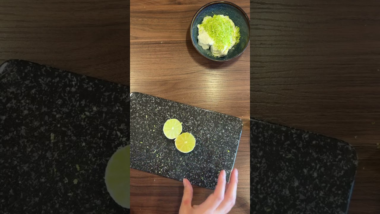 Limetten-Schmand Dip 🍋&zwj;🟩☀️🥣