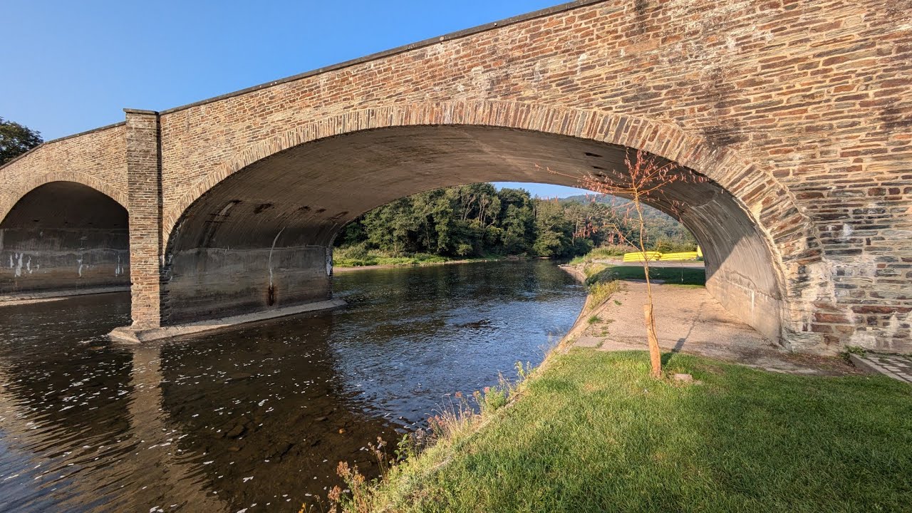 A walk through Vresse-Sur-Semois, Belgium