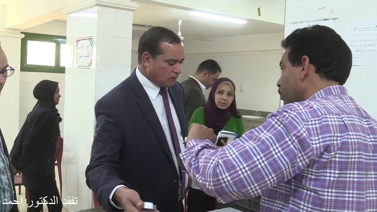 رئيس جامعة سوهاج يتناول 