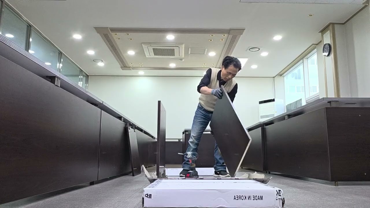 대회의실 연결회탁 조립시공