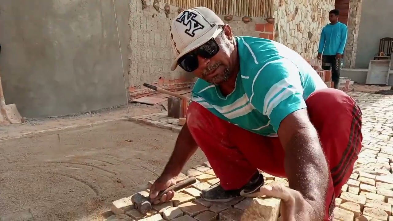 ASSENTANDO PEDRA PORTUGUESA