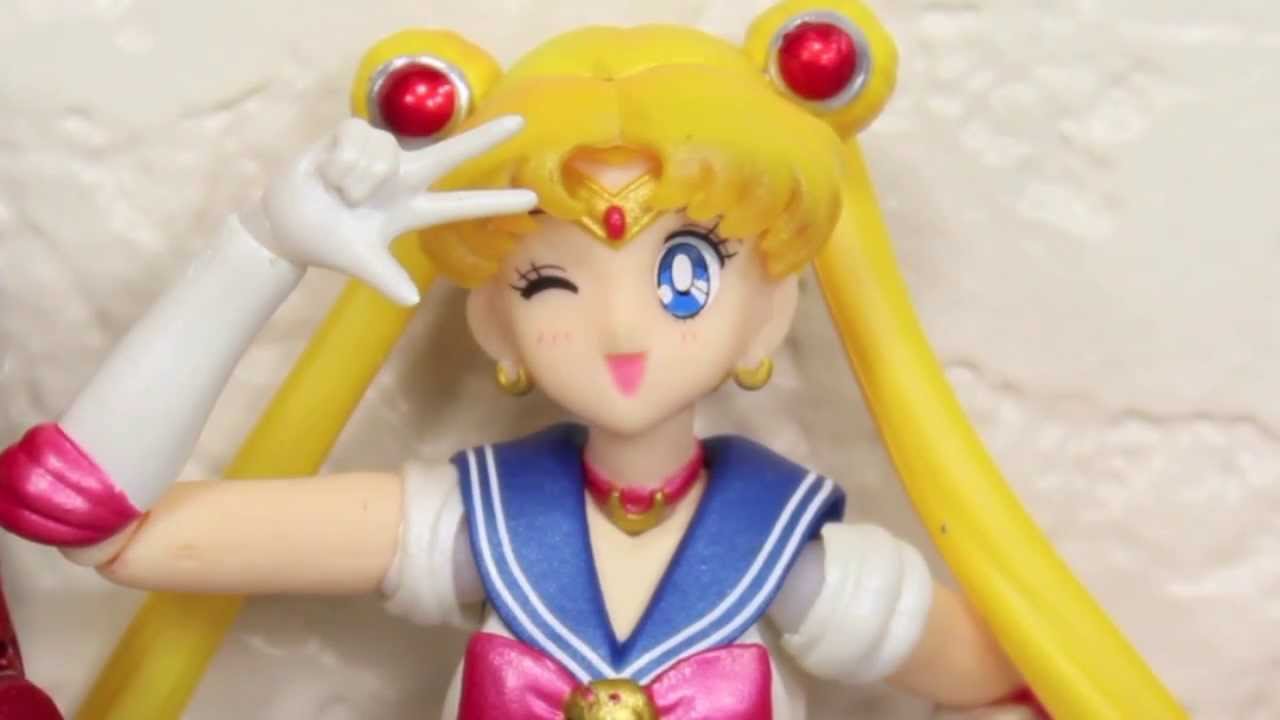 Sailor Moon S.H. Figuarts Sailor Moon Bandai Japan Tamashii Nations Action Figure Review