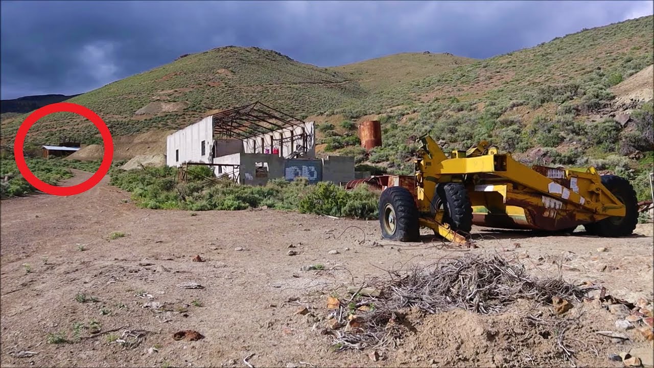 Found Something Unbelievable At This Eerie Ghost Town In The Middle Of Nowhere