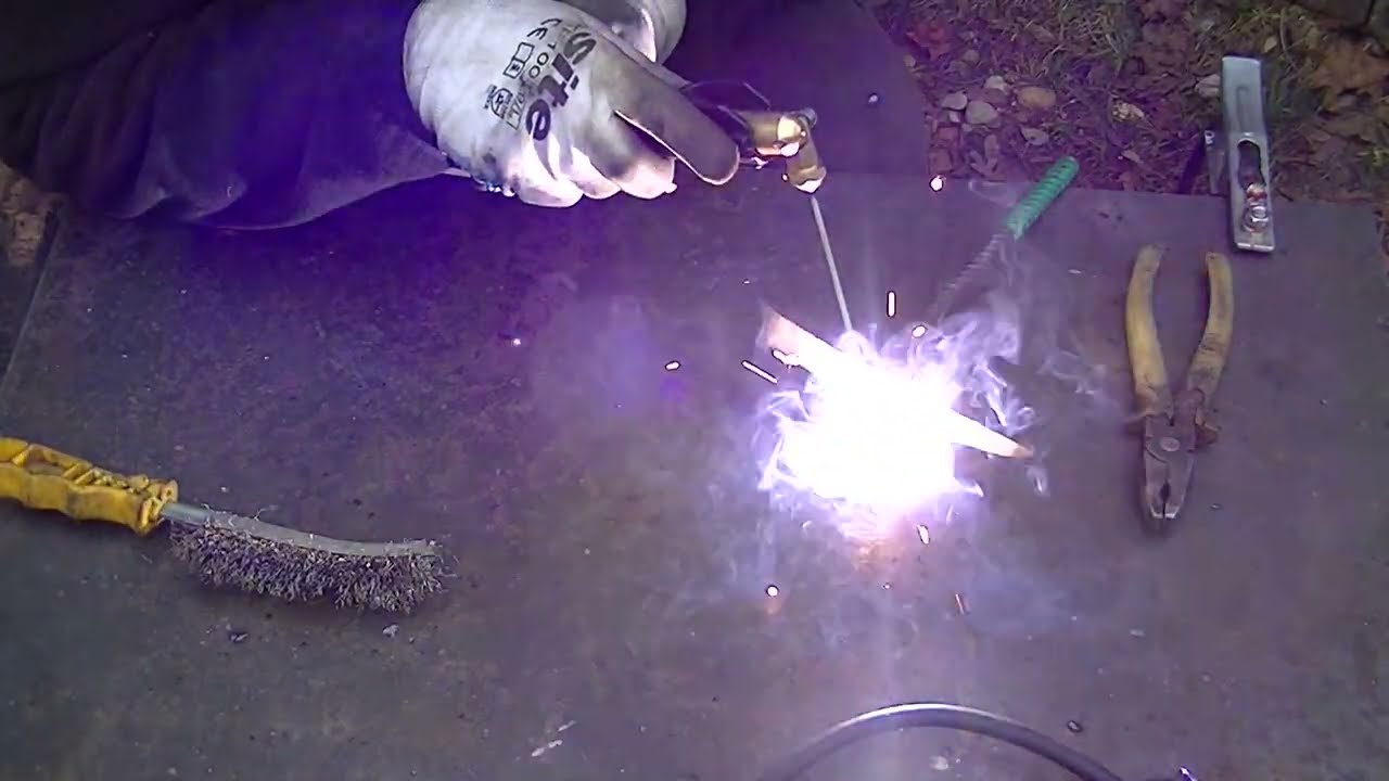 Zacisk spawalniczy samoróbka gotowy - próby spawania elektrodą fi 1.6mm dobrze zaciska elektrodę