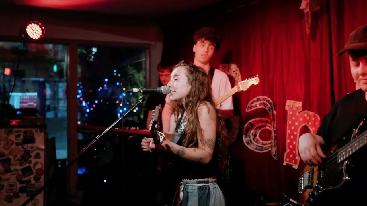 EZ DICKENS - 'WORDS (THAT MEAN NOTHING)' | LIVE AT THE CANTEEN, BRISTOL