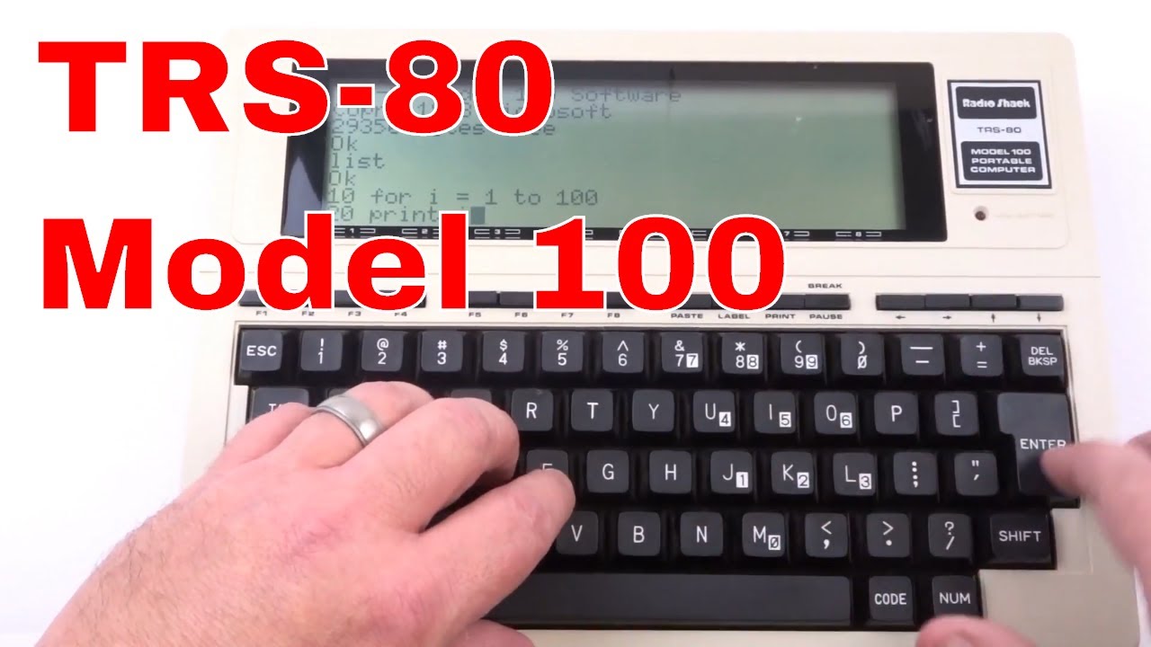 Демонстрация портативного компьютера Radio Shack Tandy TRS-80 Model 100 — 1983 года выпуска