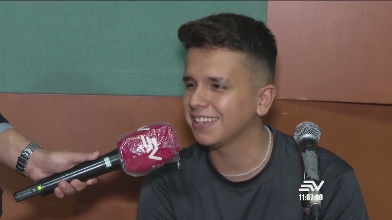 ¡LA SOLTERÍA LE CANTÓ A MAYKEL!