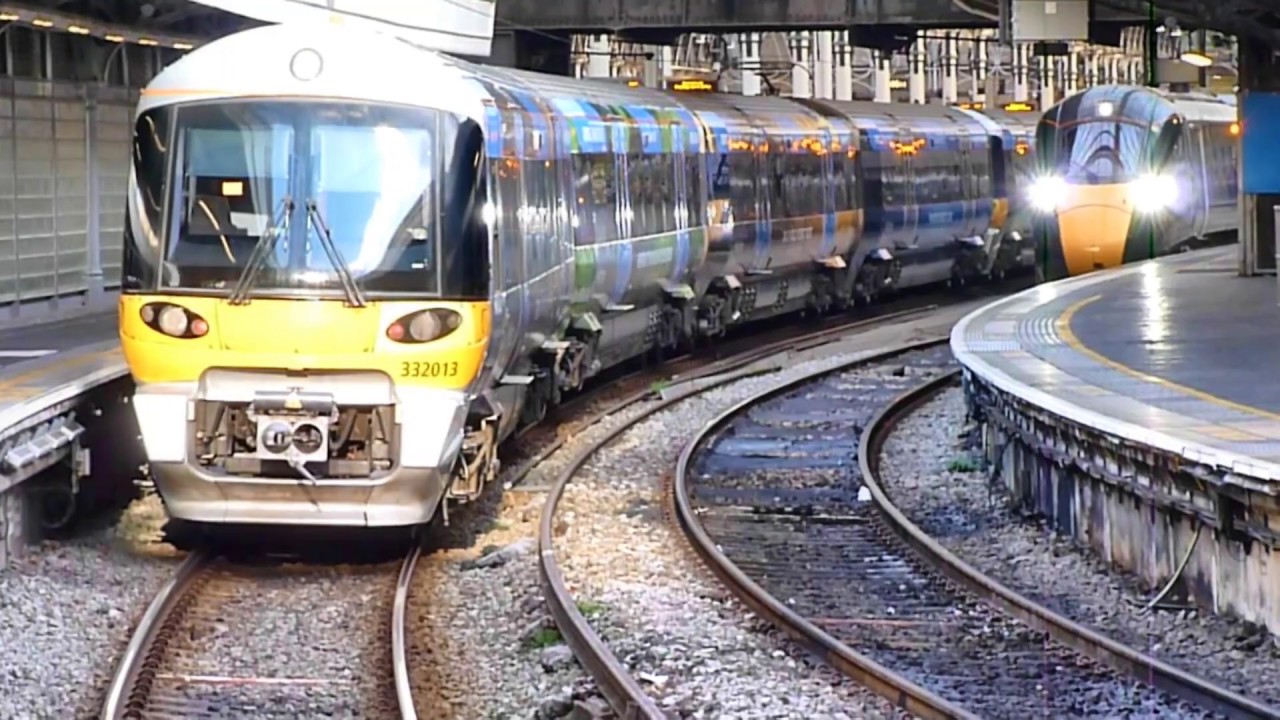Class 332 on the Heathrow Express