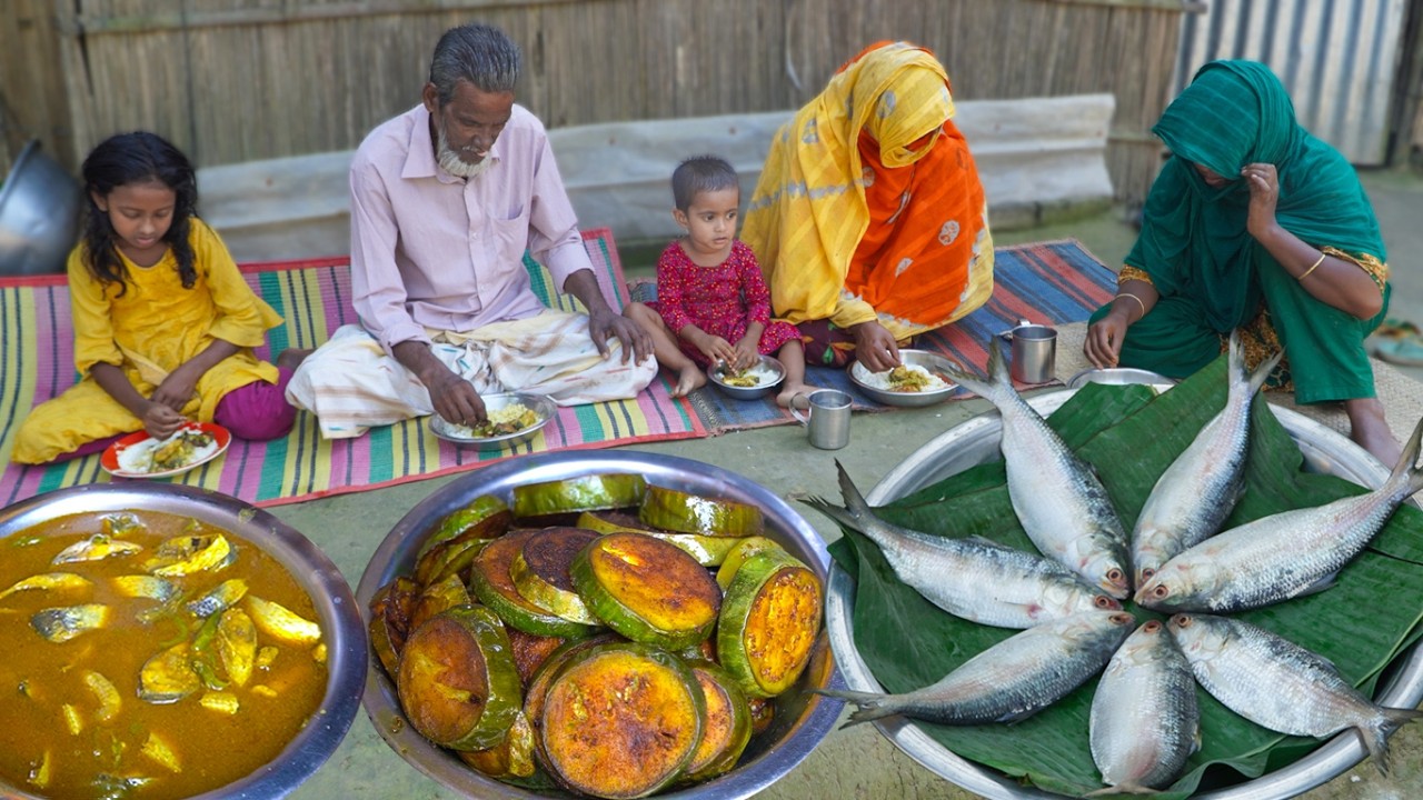 দরিদ্র চাচা-চাচীর বাড়ি ইলিশ মাছ রান্না ও খাওয়া | Fortunate Guest | Hilsa Fish Curry Cooking