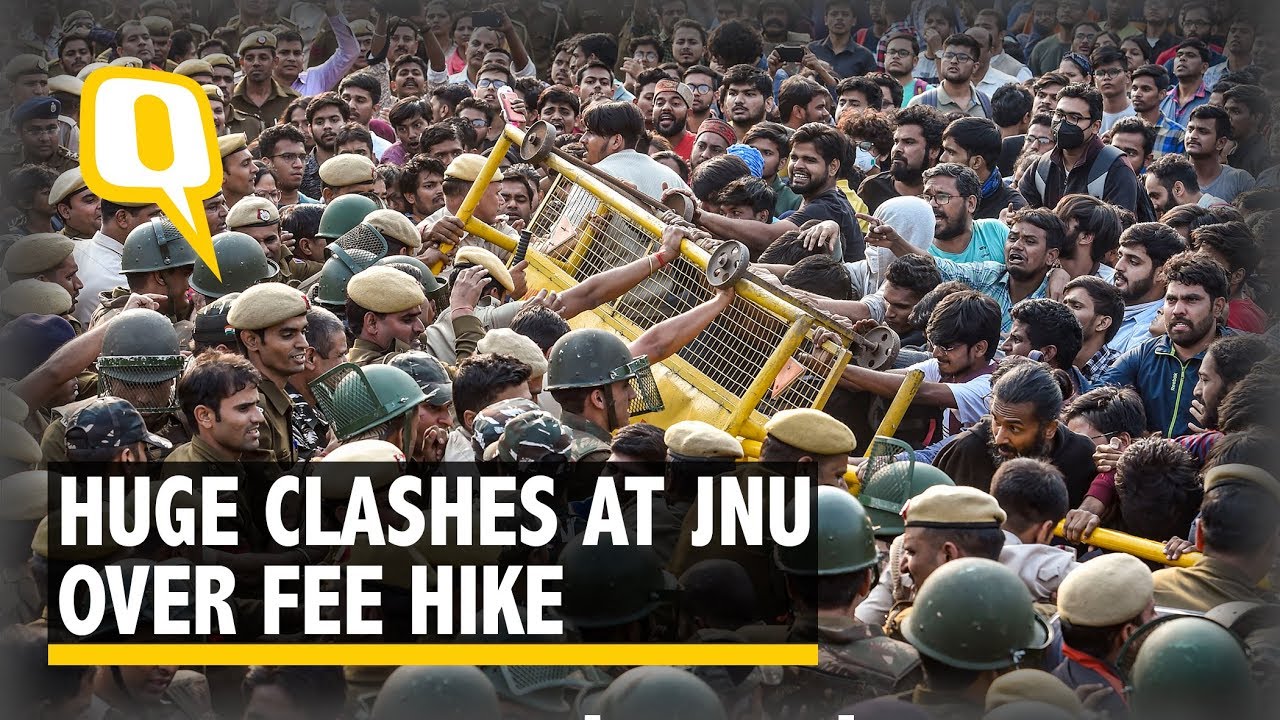 Clashes at JNU over Fee Hike: Cops Manhandle Students, Use Water Cannons | The Quint