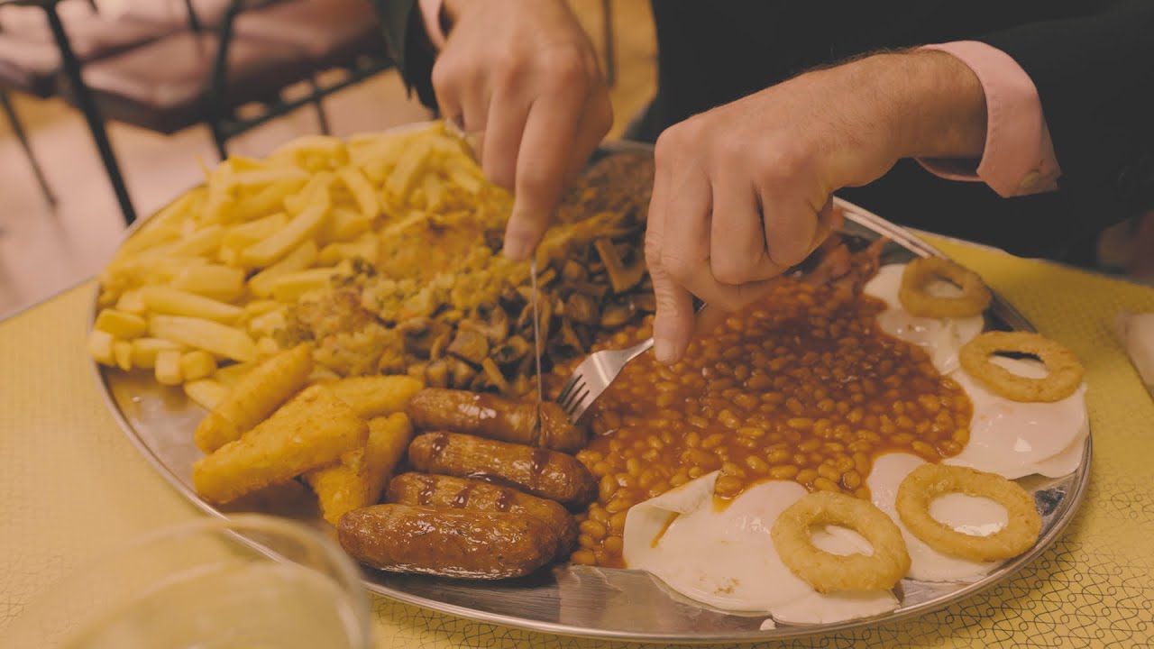 🍳🥓 Pete Doherty's big sausage scandal! Infamous Mega Fry Up Challenge at Margate's Dalby Cafe