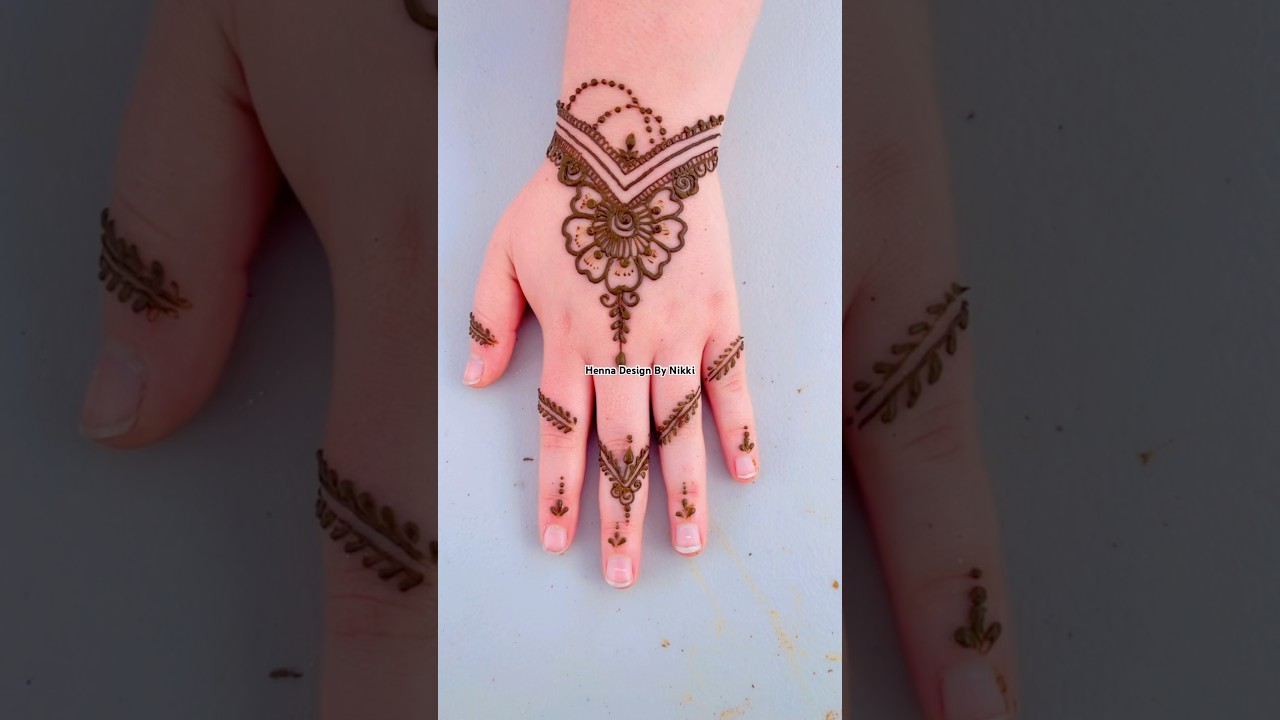 Simple Mehndi Design 🌸 