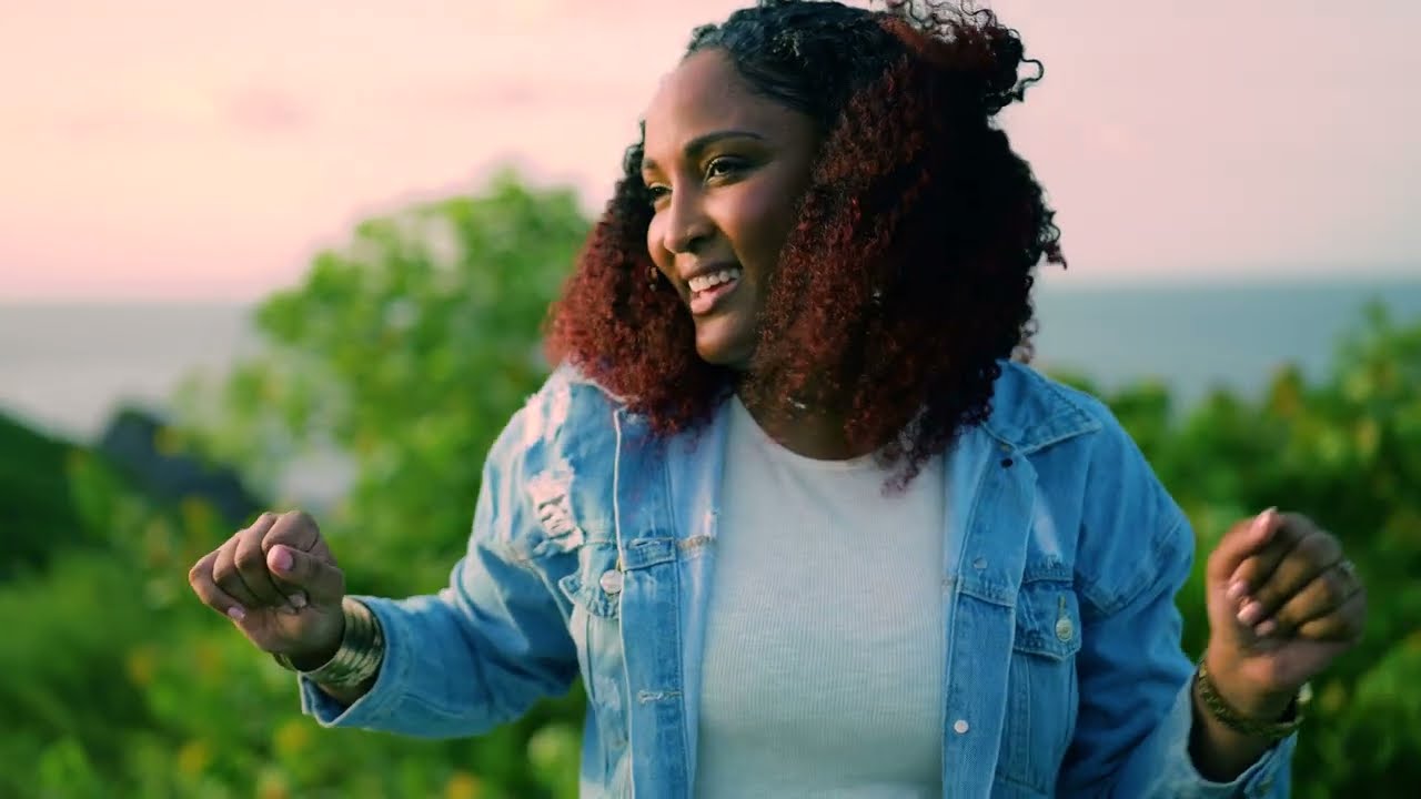 Agnès M - God is Great (Clip officiel)