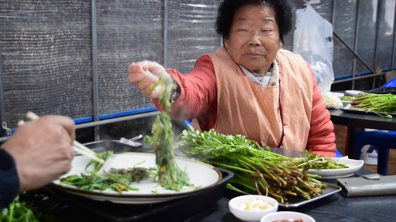 메밀묵 쑤고 미나리삼겹살(🌿+🥓) 외식하는 날 | 시골할매
