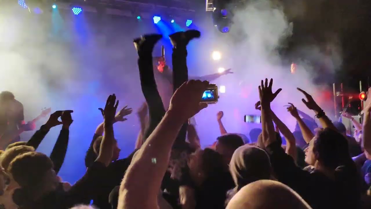 CROWDSURF