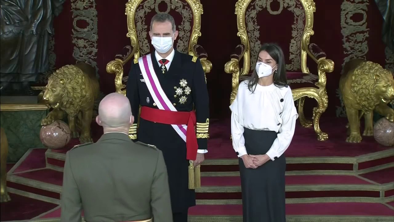 Saludos a las comisiones de los ejércitos y entrega de condecoraciones en la Pascua Militar