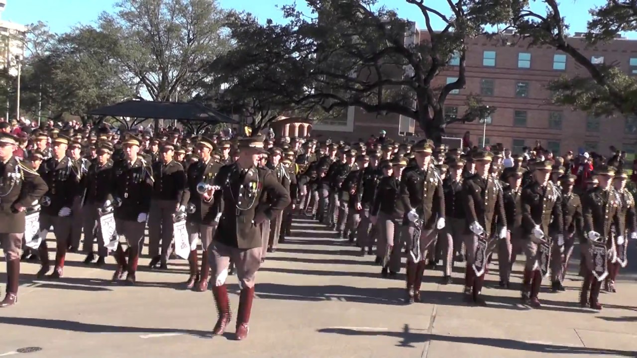 Fightin' Texas Aggie Band March-in to Kyle Field - UTSA Game on Nov 19, 2016