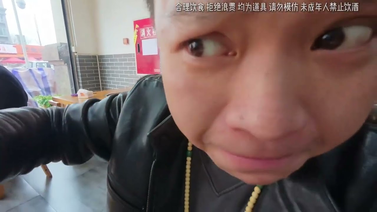 逆袭！粉丝雪耻战杀疯火锅鱼 结局让全网破防🔥 #中年男人的尊严之战 #火锅鱼战神 #川派酒桌编年史 #抖音美食创作者 #白酒