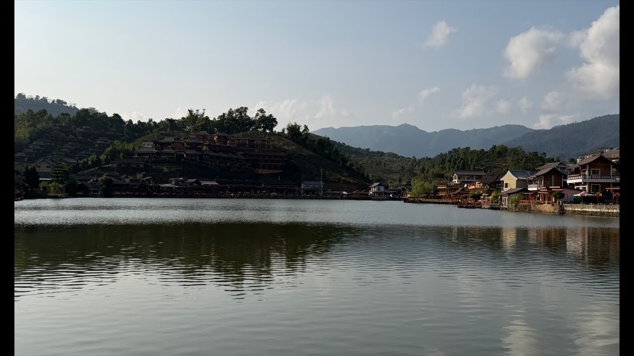 Mauihowey’s Live-Ban Rak Thai near the Myanmar boarder walk and talk