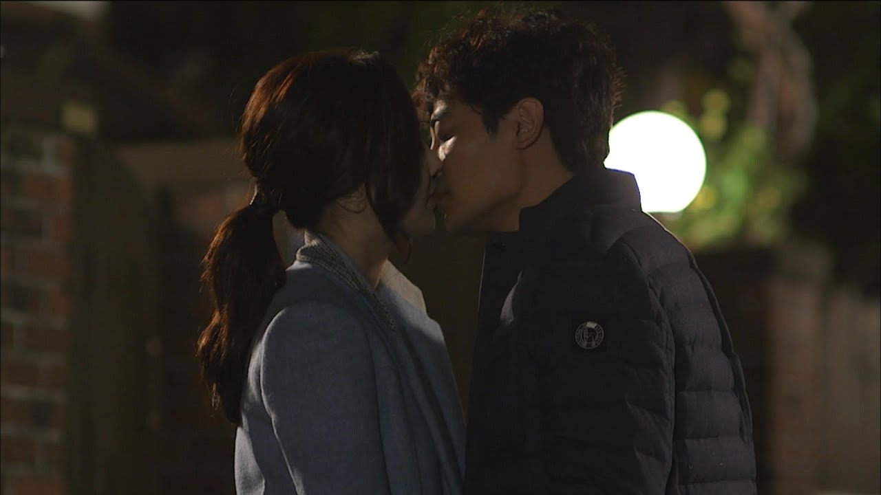 [HOT] 장미빛 연인들 12회 - 다시 만나게 된 수련(김민서)와 강태(한지상) 애틋한 '키스' 20141123