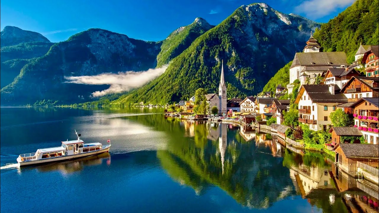Hallstatt – The Most Beautiful Village in Austria Dachstein Salzkammergut #travel #walkingtour 