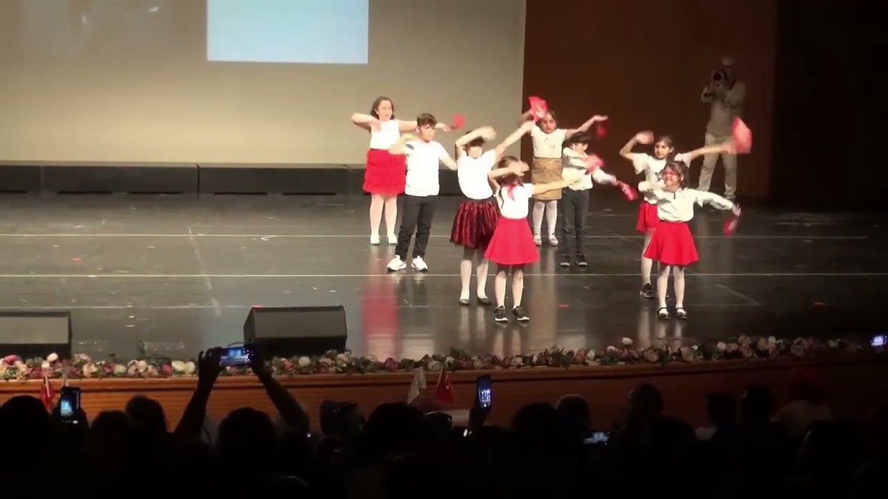 BEN TÜRK ÇOCUĞUYUM GÖSTERİSİ