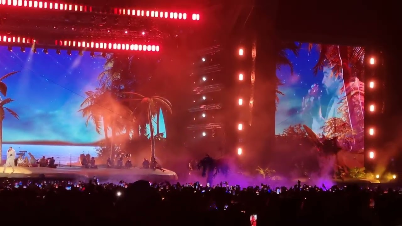 BAD BUNNY - OJITOS LINDOS CONCIERTO LIMA PERU