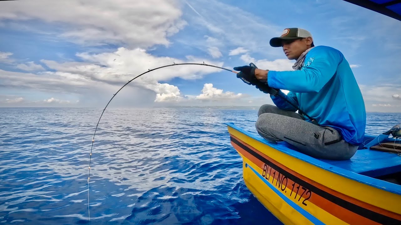 PERTARUNGAN  SENGIT! MONSTER MARLIN MELAWAN ALAT JIGGING KECIL!