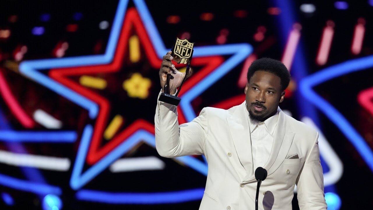 MYLES GARRETT WINS DEFENSIVE PLAYER OF THE YEAR!!